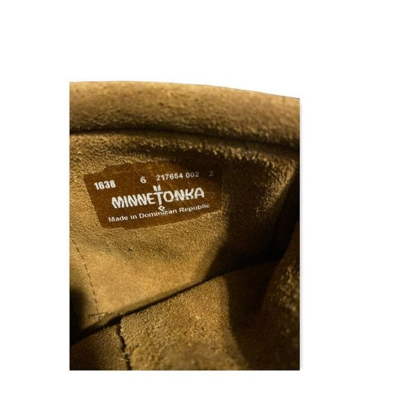 Minnetonka Fringe Boots - Picture 5 of 6